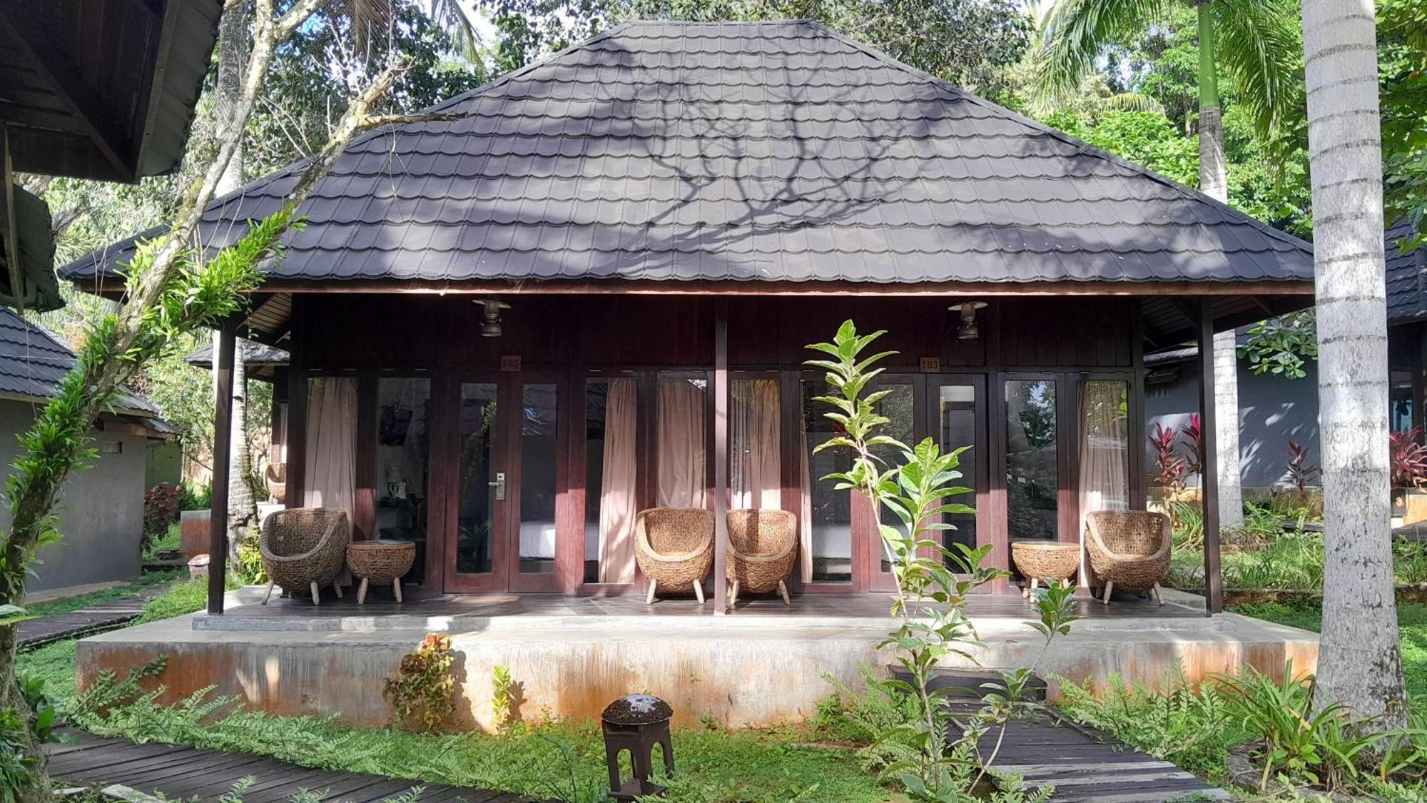 Kasuari Valley Beach Resort Sorong Exterior photo